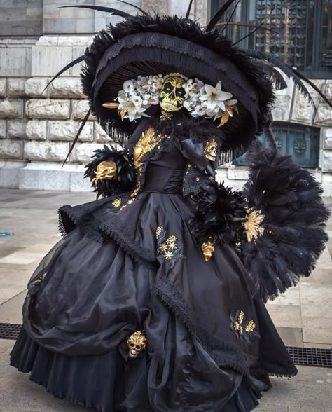 Catrina Dresses Mexico, Catrina Dress, Mexican Fancy Dress, Catrina Costume, Dark Beauty Photography, Girls Halloween Outfits, Hispanic Culture, Masquerade Costumes, Fantasy Art Dolls