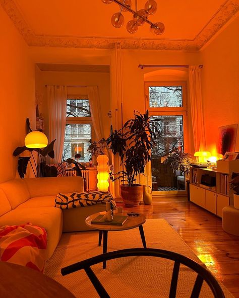 Mood Lighting Living Room, Apartment Lighting, Dream Apartment Decor, Future Apartment Decor, Apartment Decor Inspiration, Apartment Inspiration, Cozy Apartment, Cozy Room, Dream House Decor