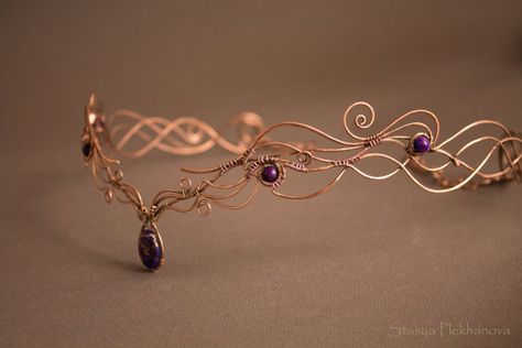 Wire Wrap Tiara Tutorial, Diy Wire Circlet, Wire Tiara, Elven Tiara Diy, Wire Wrapped Tiara, Wire Wrapped Circlet, Wire Wrap Tiara, Wire Circlet, Wire Wrapped Crown Tiaras