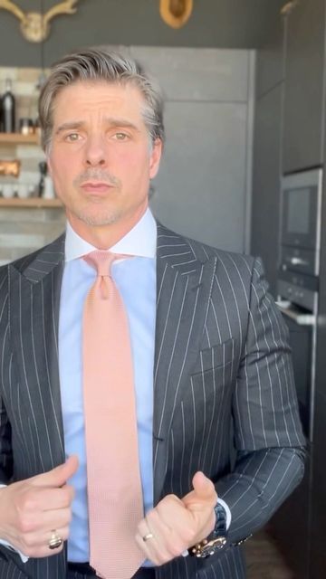 Andrew Thomas Fortin on Instagram: "Here’s the 4 in hand tie knot on the Euston Pink Natte tie from Thomas Fortin as well as answers about my favourite suit 🕺🏼#pinstripesuit #suitedandbooted #fourinhand #howtotieatie @thomasfortinmenswear" Hand Tie, Pinstripe Suit, Tie Knots, The 4, Clothing And Accessories, Men's Clothing, My Favourite, Knot, Suit Jacket