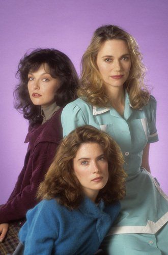 Ladies from Twin Peaks. Donna Hayward, Twin Peaks Tv, Lara Flynn Boyle, Twin Peaks 1990, Peggy Lipton, Twin Peaks Fire, Love Twins, Fire Walk With Me, Black Lodge