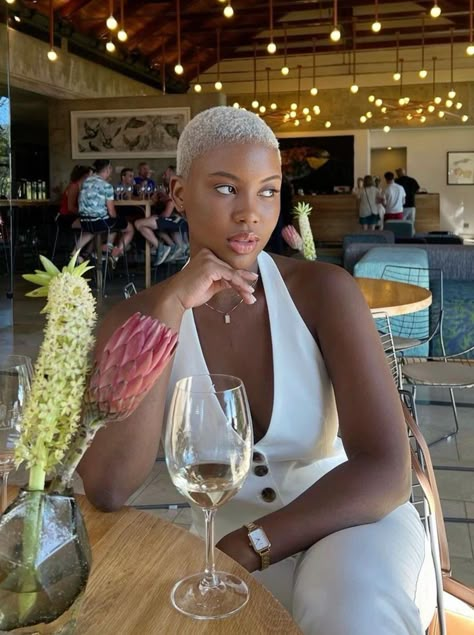 Bald Baddie, Blonde Twa, Short Bleached Hair, Big Chop Natural Hair, Blonde Afro, Buzz Cut Hairstyles, Natural Hair Short, Hair Short Cuts, Natural Hair Cuts