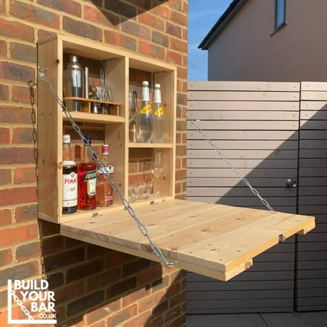 Outdoor Bar Ideas Backyards, Backyard Bar Shed, Bar En Plein Air, Balcon Mic, Pull Down Bar, Drop Down Bar, Diy Outdoor Bar, 2x4 Projects, Bar Shed