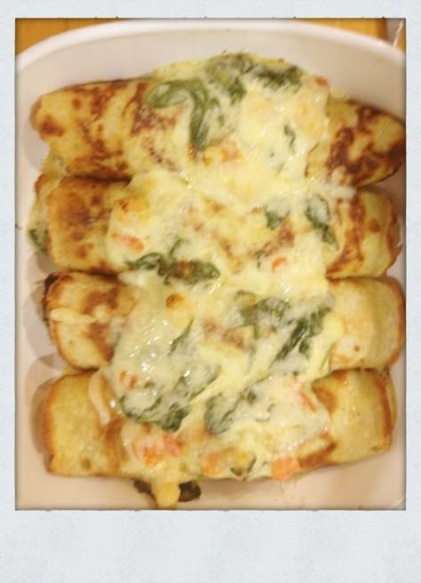 Shrimp Crepes, Seafood Crepes Recipe, Shrimp Florentine, Crepes Sweet, Seafood Crepes, Spinach Crepes, Crepes Savory, Dinner Crepes, Crepe Recipe Savory