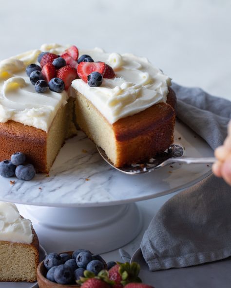 Almond Flour Cake Recipes Glutenfree, Paleo Vanilla Cake Recipes, Gluten Free Cake Almond Flour, Almond Flour Layer Cake, Almond Flour Vanilla Cake Recipes, Keto Baked Goods Almond Flour, Almond Flour Sponge Cake, Almond Yogurt Cake, Gluten Free Almond Flour Cake