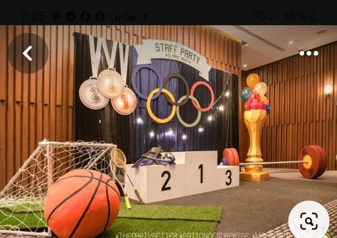 Olympic Party Decorations, Summer Olympics Party, Vbs Olympics, Sports Day Decoration, Olympics Decorations, Olympic Podium, Olympic Theme Party, Olympic Idea, Kids Olympics