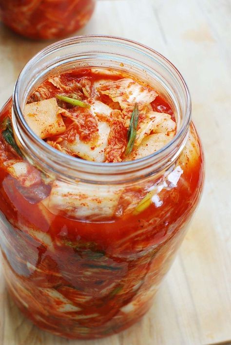 Koreansk Mad, Easy Kimchi, Kimchi Recipes, Korean Kimchi, Korean Food Recipes, Kimchi Recipe, Fermentation Recipes, Korean Cooking, Fermented Vegetables