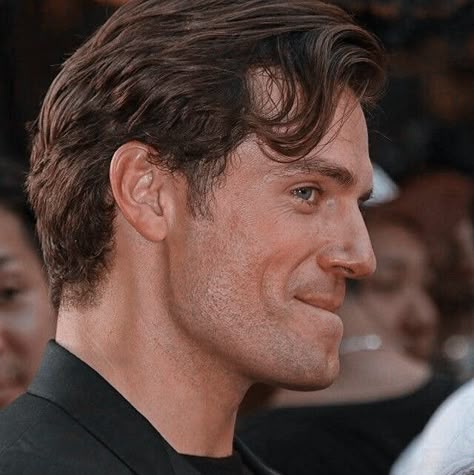 Henry Cavill Hair, Henry Cavill Aesthetic, Mens Hairstyles Thick Hair, Enola Holmes, Hollywood Actor, Henry Cavill, Dream Guy, Your Smile, The Witcher