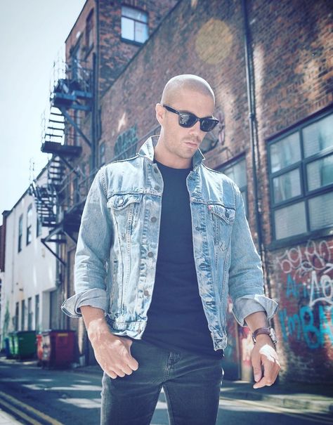 Max George Max George, Shaved Heads, Stay Gold, Pop Idol, Celeb Crushes, Pretty Men, Men's Style, Singers, Denim Jacket