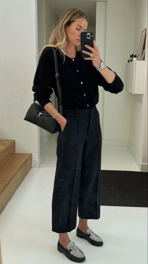 Black Work Outfit, Slacks Outfit, Smart Casual Work Outfit Women, Corporate Casual, Anouk Yve, Luxury Street Style, Street Style Bags, Stylish Work Attire, Office Outfits Women