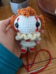 Clown Crochet Pattern, Eyes Crochet, Crochet Queen, Balloon Pattern, Hair Yarn, Bee Sweet, Fall Crochet, Yarn Bee, Halloween Crochet Patterns