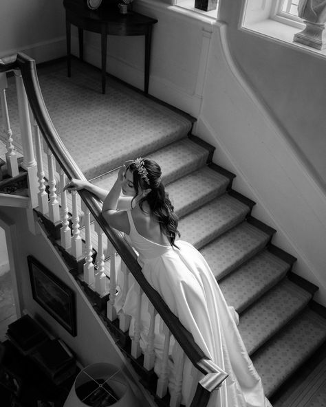 Curvy Bride Poses Photo Ideas, Stairwell Wedding Pictures, Bridal Staircase, Cornwell Manor, Wedding Stairs, Wedding Photo Shoot Ideas, Sweeping Staircase, Beautiful Vows, Wedding October