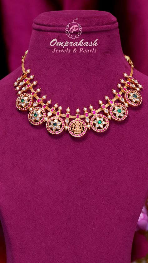 Adorn yourself with the regal charm of this Kundan Bottu necklace, meticulously crafted to capture the essence of traditional elegance. Perfect for making a bold and beautiful statement.  #gold #goldnecklace #necklace #goldjewellery #kundan #bottumala #gemstones #southindianjewellery #southjewellers #bridesofinstagram #bridesofhyderabad #bridesofindia #bridesoftelugu #kundannecklace #bridaljewellery #southbrides Bottu Mala Designs Gold Short, Bottumala Designs Gold, Traditional Jewelry Gold, Bottu Mala Jewellery Designs, Bottumala Designs, Bottu Mala Designs, Gold Kundan Necklace, Bottu Mala, Thali Chain