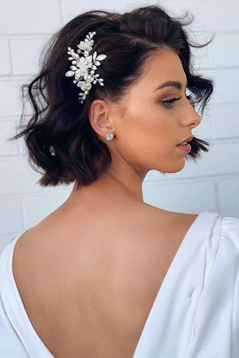 Grow Out Hair, Short Bridal Hair, Hairstyle Hoco, Growing Out Hair, Bridal Floral Headpiece, Wedding Hairstyle Ideas, Hairstyles Hoco, Best Wedding Hairstyles, Updo Hairstyle