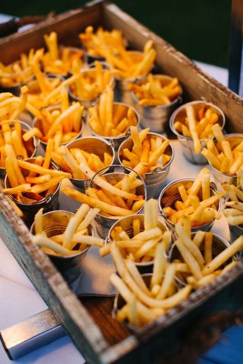 8 Kiddy Foods that are making a huge wedding comeback | WedMeGood Unique Wedding Food, Make Your Own Burger, Huge Wedding, Burger Party, Catering Ideas Food, Mini Burgers, Wedding Buffet, Salty Foods, Burger Bar