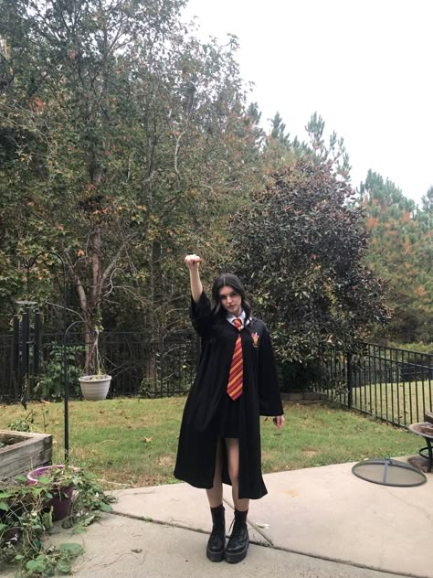 Harry Potter Costume Gryffindor, Cute Wizard Costume, Hermoine Costume Adult, Hermione Granger Outfits Costumes, Hermoine Granger Halloween Costume, Hermione Granger Costume Women, Hermoine Granger Halloween Costume Diy, Hermonie Granger Costume, Harry Potter Witch Costume