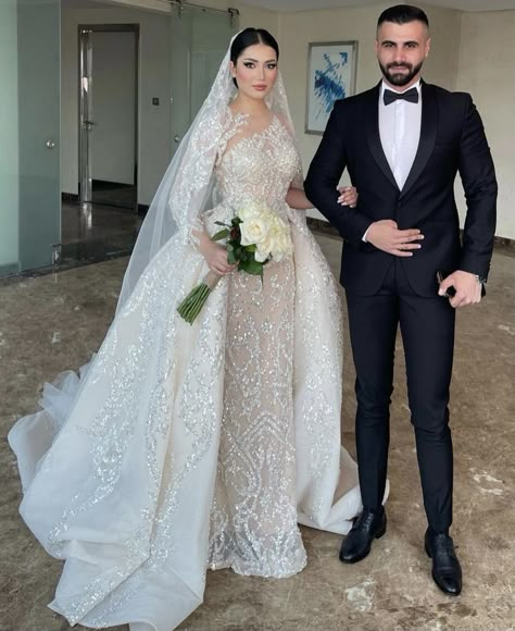 Lace Long Sleeve Wedding Dress Modest, Queens Wedding Dress, Mosque Wedding Dress, Middle East Wedding Dress, Wedding Dresses Arabic Style, Arab Bridal Dress, Turkish Bridal Dresses, Arabic Wedding Dress Dubai, Middle Eastern Wedding Dress