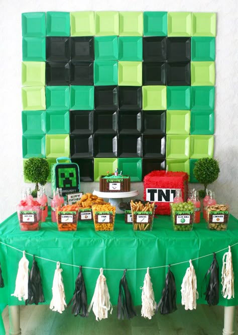 Minecraft Birthday Party Minecraft Blueprint, Minecraft Bday Party, Minecraft Birthday Ideas, Diy Minecraft Birthday Party, Minecraft Party Decorations, Minecraft Bday, Minecraft Decoration, Minecraft Party Ideas, Minecraft Theme