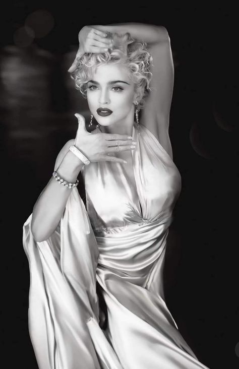 Madonna Rare, Madonna 90s, Vogue Poster, Madonna Vogue, Madonna Albums, Divas Pop, Madonna Photos, Lady Madonna, Women Of Rock