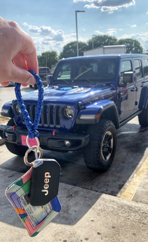 Jeep Wrangler Keys Aesthetic, Jeep Wrangler Keys, Jeep Keys Aesthetic, Car Keychain Ideas, Blue Jeep Wrangler, Jeep Keys, Metal Brick, New Car Key, Auto Jeep