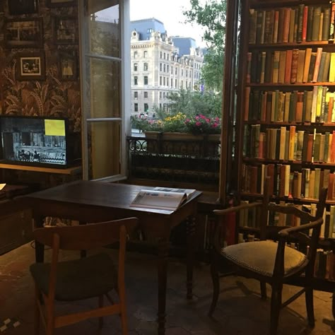 Shakespeare and Company Bookstore, Paris Parisian Bookstore, Bookstores In Paris, Bookstore In Paris Aesthetic, Shakespeare And Company Paris, Shakespeare Library Paris, Shakespeare Bookstore Paris, Shakespeare And Company, House Room, Dream Bedroom