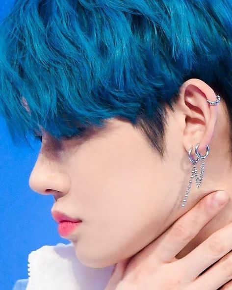 Ear Piercing Diagram, Male Earrings, Bts Clothing, Txt Kpop, Moa Collection, Yeon Jun, Yeonjun Txt, Txt Yeonjun, Men Earrings