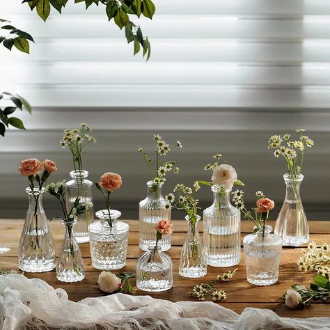 Wildflower Bud Vases, Marquee Styling, Vases With Flowers, Vintage Wedding Centerpieces, Deco Champetre, Glass Flower Vases, Florals Wedding, בר מצווה, Wedding Vases