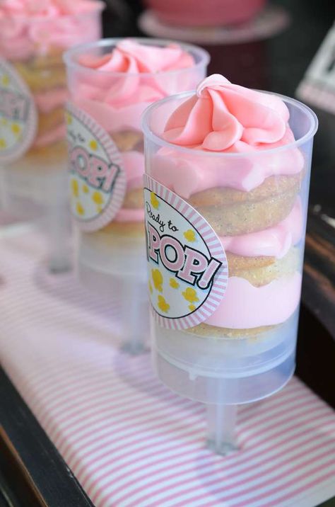 Push ups pops at a ready to pop baby shower party! See more party planning ideas at CatchMyParty.com!                                                                                                                                                                                 More Pop Baby Shower Ideas, She's About To Pop, Baby Shower Game Gifts, Baby Shower Cupcakes For Girls, Cake Push Pops, Push Up Pops, About To Pop, Pop Cakes, Pop Baby Showers