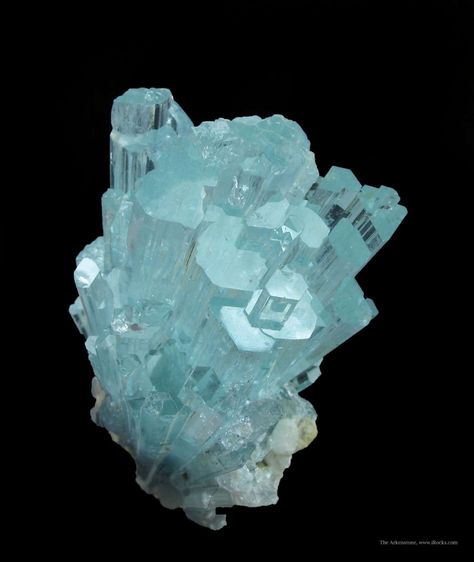 Mha Quirk Ideas, Fine Minerals, Semi Precious Gems, Aquamarine Crystal, Turquoise Howlite, Mineral Stone, Aquamarine Stone, Minerals And Gemstones, Rocks And Gems