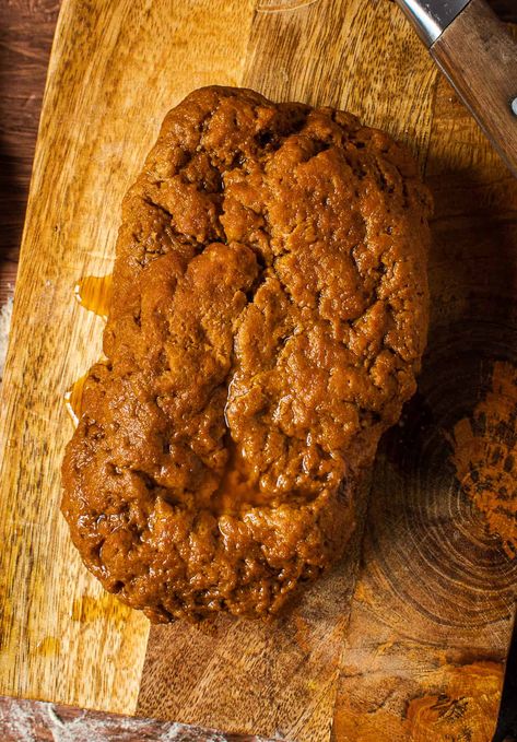 Easy Seitan Recipe, Make Seitan, How To Make Seitan, Seitan Burger, Substitute For Meat, Homemade Seitan, Vegan Meat Substitutes, Seitan Recipes, Yeast Bread Recipes