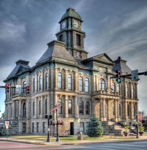 20 Best Things to Do in Millersburg, OH - Travel Lens Millersburg Ohio, Holmes County Ohio, Amish House, Amish Community, Interesting Place, Glass Museum, State Capital, Ohio Usa, Amish Country