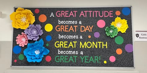 Positive Message Bulletin Boards, Positive Bulletin Board Ideas For Work, Wisdom Bulletin Board Ideas, Motivational Bulletin Board Ideas, School Notice Board Decoration, New Years Bulletin Boards For School, School Notice Board, Floral Classroom Decor, Kindness Board