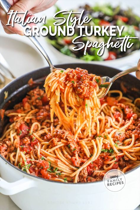 Italian Style Ground Turkey Spaghetti · Easy Family Recipes Ground Turkey Spaghetti Sauce, Spaghetti With Turkey Meat, Speggetti Recipes, Ground Italian Sausage Recipes, Ground Turkey Spaghetti, Italian Sausage Spaghetti, Spaghetti Easy, Italian Turkey Meatballs, Baked Spaghetti And Meatballs