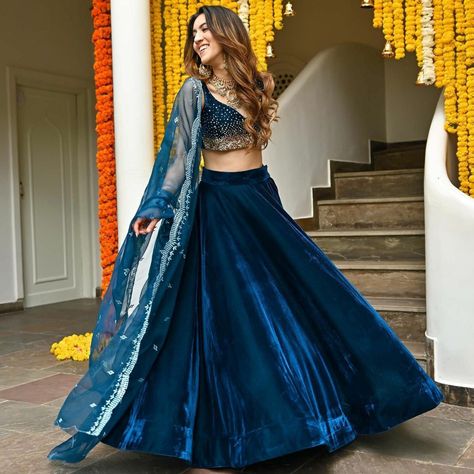 Lehenga Designs Blue Colour, Velvet Lehnga Ideas, Blue Velvet Suits Women, Blue Lehenga Outfit, Velvet Lehenga Designs, Diy Alice In Wonderland Costume, Velvet Lengha, Diy Alice In Wonderland, Indian Bridesmaid Dresses