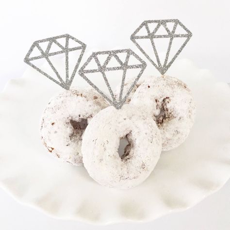 Diamond Ring Toppers for Mini Donuts / Diamond Cupcake Toppers / Diamond Donut Toppers / Engagement Party / Bridal Shower / She Said Yes / Bride To Be Fun Wedding Shower Ideas, Engagement Set Up Ideas, Ring Cupcake Topper, Engagement Party Decorations Diy, Engagement Brunch, Bachelorette Brunch, Engagement Party Diy, Engagement Party Planning, Bridal Shower Cupcakes