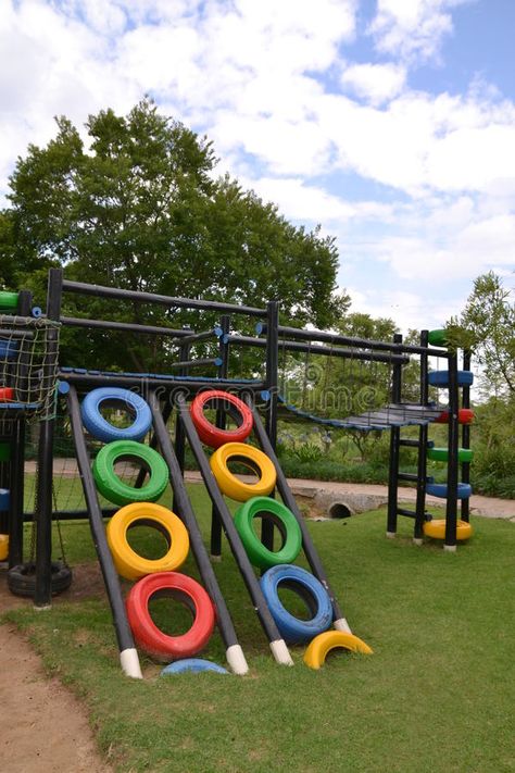 Tire Playground, Diy Kids Playground, Taman Air, Kids Backyard Playground, Play Area Backyard, Backyard Kids Play Area, Diy Playground, Kids Outdoor Play, Outdoor Play Area