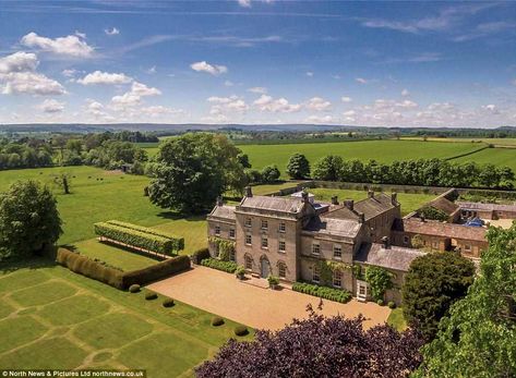 Palatial 13th-century estate goes on sale for £6million Country Estate Homes, English Mansion, Barnard Castle, Country Modern Home, Fireplace Frame, House Landscaping, Country Lifestyle, Castle House, Listed Building