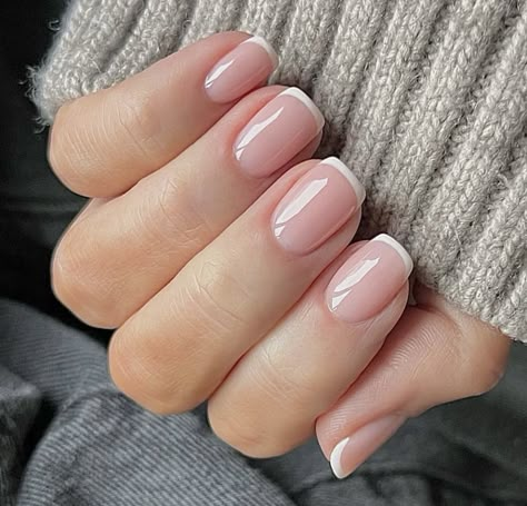 Natural Elegant Nails, Acrylic Nails Tips, Nail French, Nails Classic, French Manicure Nails, Nagel Tips, Nail Art At Home, Manicure Diy, Nail Art Set