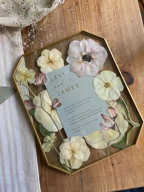 Pressed Wedding Bouquet With Invitation, Wedding Invitation Preserve, Pressed Floral Wedding Bouquet, Perserving Flowers Wedding Diy, Wedding Invitations Pressed Flowers, Dried Wedding Flower Preservation Ideas, Pressed Flowers Wedding Invitation, Pressed Flower Bouquet Framed, Wedding Floral Preservation