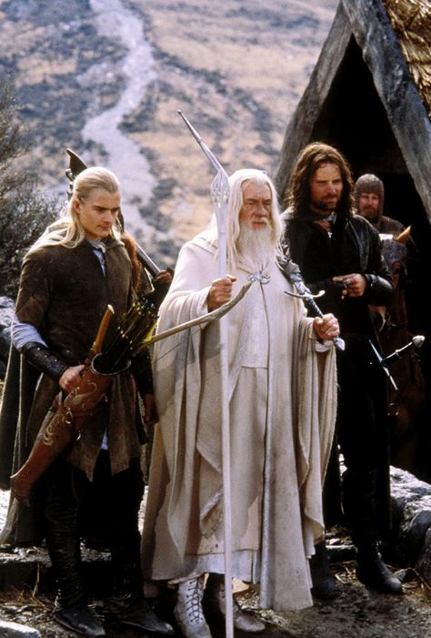 Legolas, Gandalf and Aragorn Lord Of Rings, Beau Film, The Hobbit Movies, Into The West, Heroic Fantasy, Septième Art, The Two Towers, Fellowship Of The Ring, Orlando Bloom