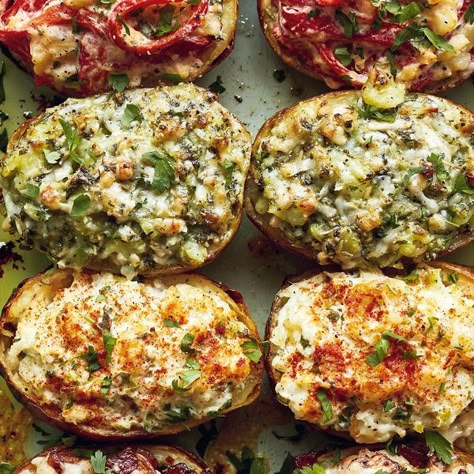 Potato Dinner Ideas, Baked Potato Fillings, Jacket Potato Recipe, Mary Berry Recipes, Jacket Potatoes, Mary Berry Recipe, Potato Dinner, Berry Recipes, Jacket Potato