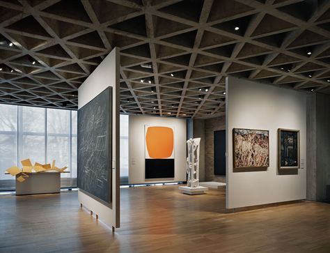 Louis Kahn - Yale Art Museum Interior. CONCRETE. TRIAGULAR CEILING. COFFERED CEILING. ROTHKO. FLOATING PARTITIONS. CLASSIC MODERNIST GALLERY MUSEUM Art Gallery Design, Gallery Interior, Gallery Cafe, Museum Interior, Art Galleries Design, Movable Walls, Louis Kahn, Art Gallery Interior, Pop Up Art