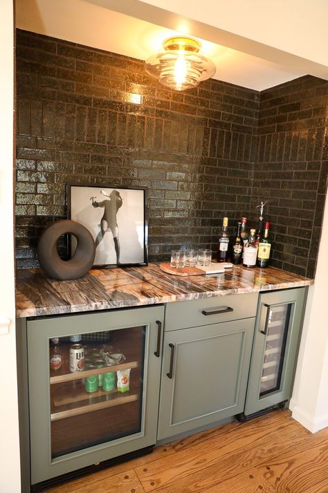 Simply the best! Converted this family room closet into a drink station! A perfect spot for entertaining! 🍻 🍷 🥃 |from the archives| 🌟 🌟 🌟 #lisaespositointeriors #LEI #moorestownnj #homedecor #southjerseydesign #interiors #interior #interiordesign #homeinspo #homedesign Candy Bar Basement, Drink And Snack Station, Drink Storage Ideas, Storage Ideas Basement, Snack Station, Drink Storage, Drink Station, Buffet Cabinet, Room Closet