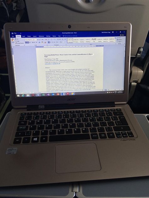 #AcWri on the plane (finishing a paper) Research Aesthetic, Writer Core, Richard Papen, Author Aesthetic, Author Inspiration, Writing Editing, Dream Reality, Writing School, Graduation Photography Poses