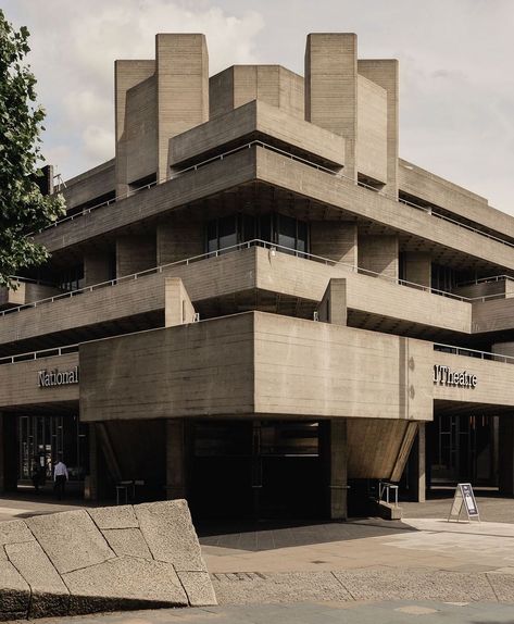 London National Theatre, Brutalist Architecture London, Brutalism Aesthetic, Modern Brutalism, London Southbank, Southbank London, Architecture Brutalism, Minimalism Architecture, Male Living Space