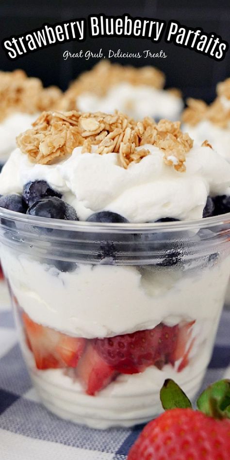 Closeup shot of strawberry blueberry parfait in clear glass. Berry Parfait Dessert, Fruit Parfait Recipes, Blueberry Parfait, Whipped Cream Desserts, Strawberry Parfait, Strawberries And Blueberries, Strawberry Treats, Berry Parfait, Parfait Desserts