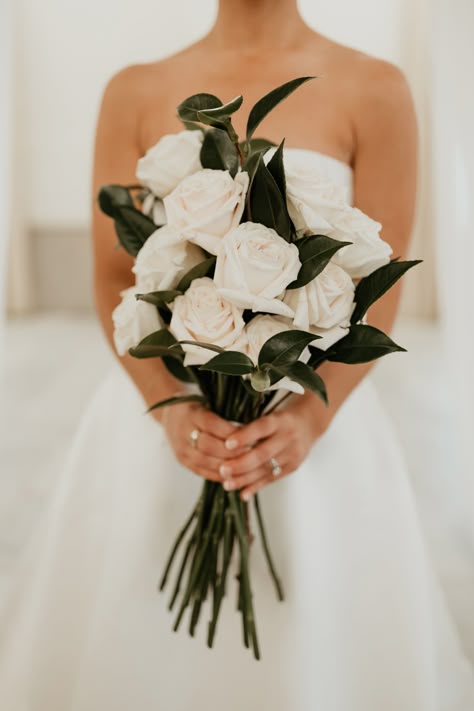 Bouquet With White Roses, Long Stem Bouquet, Classic Bridal Bouquet, Classic Wedding Flowers, White Rose Bridal Bouquet, White Rose Wedding Bouquet, Elegant Wedding Bouquets, Simple Wedding Bouquets, Italian Ruscus