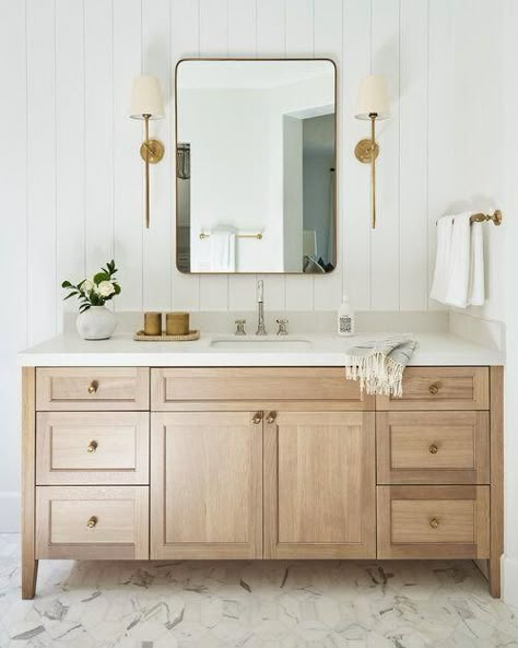 Love this beautiful modern master bathroom with a light oak wood vanity cabinet and a mix of brass and polished nickel finishes - bathroom remodel - bathroom ideas - michelle d young interiors Bathroom Vanities Ideas, Bathroom Main, Oak Bathroom, Transitional Bathroom, Primary Bathroom, Primary Bath, Master Bath Remodel, Upstairs Bathrooms, Downstairs Bathroom