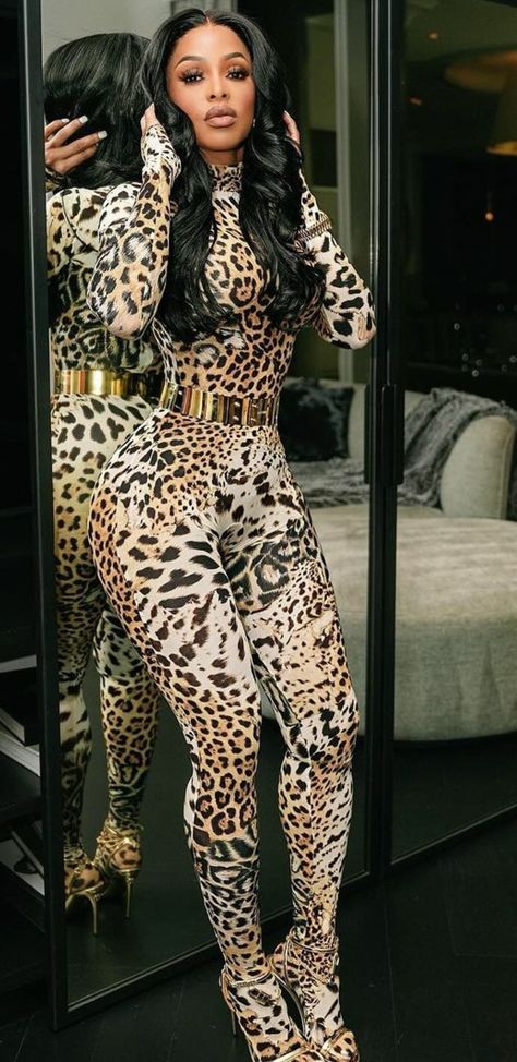 Gucci Jumpsuit, Catsuit Outfit, Bad And Boujee, Cool Car Pictures, Leopard Fashion, Printed Jumpsuit, Leather Outfit, Hot Dress, Outfit Donna