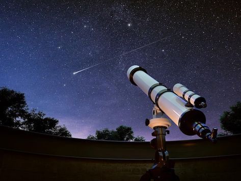 Stargazing Telescope, Space Moodboard, Pictures Of The Moon, Sky Watch, Earth Atmosphere, Falling Stars, Before Sunrise, Space Telescope, Marketing Professional